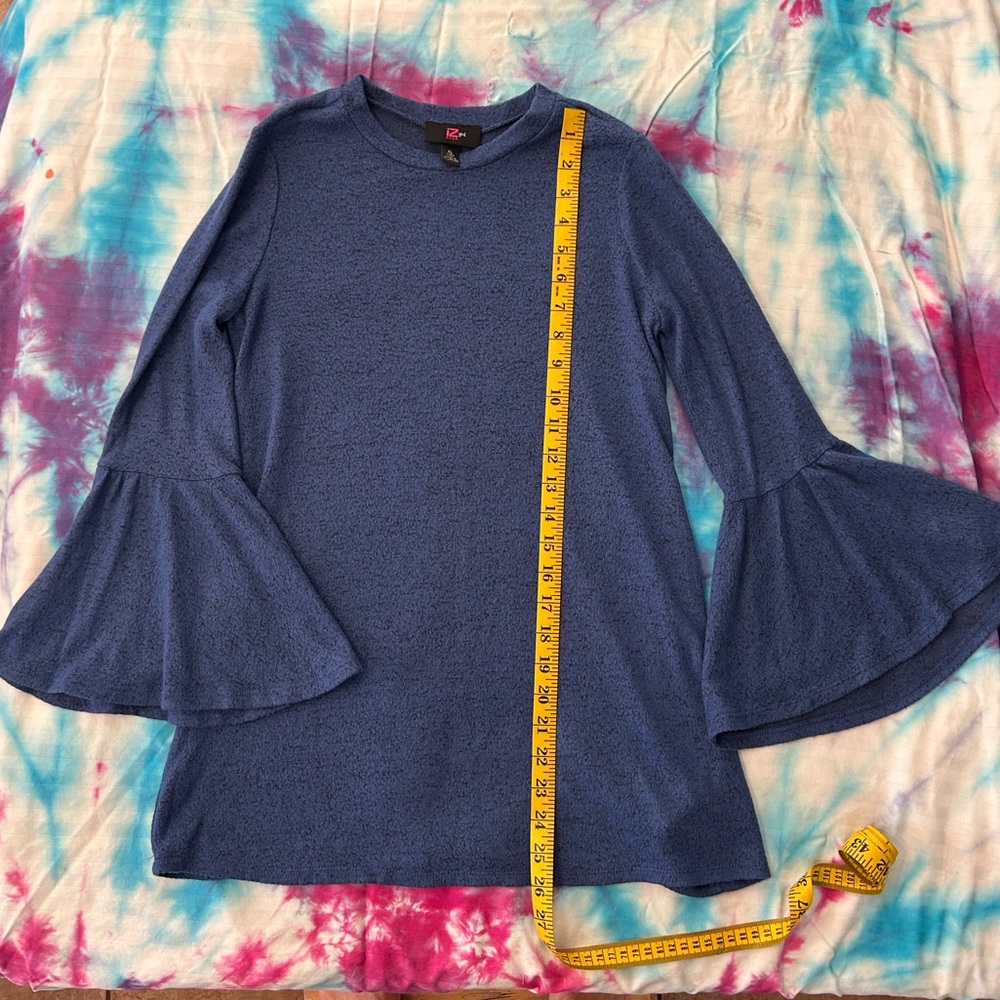 IZ Byer Girl Bell sleeve shirt.